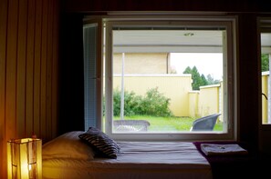 Standard dubbelrum eller tvåbäddsrum - delat badrum - utsikt mot trädgården (Communal Kitchen) | Utsikt från rummet