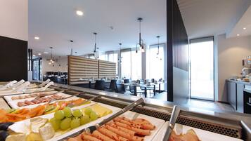 Buffet breakfast for a fee on weekends