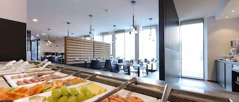 Buffet breakfast for a fee on weekends