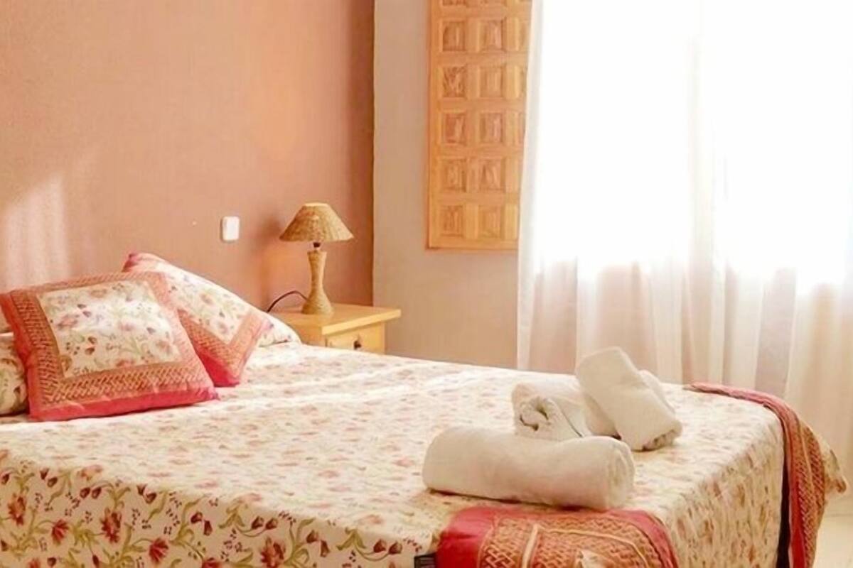 Quarto casal | Escrivaninha, camas extras/dobráveis (sobretaxa), Wi-Fi de cortesia