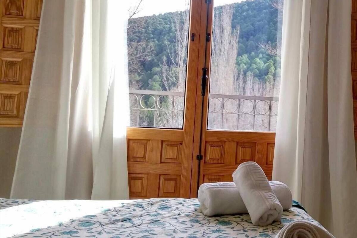 Phòng đơn | Bàn, giường gấp/giường phụ (phụ phí)