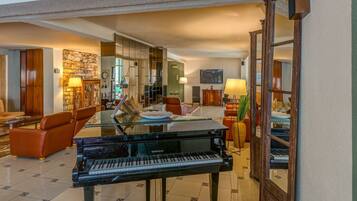 Sala de estar en el lobby