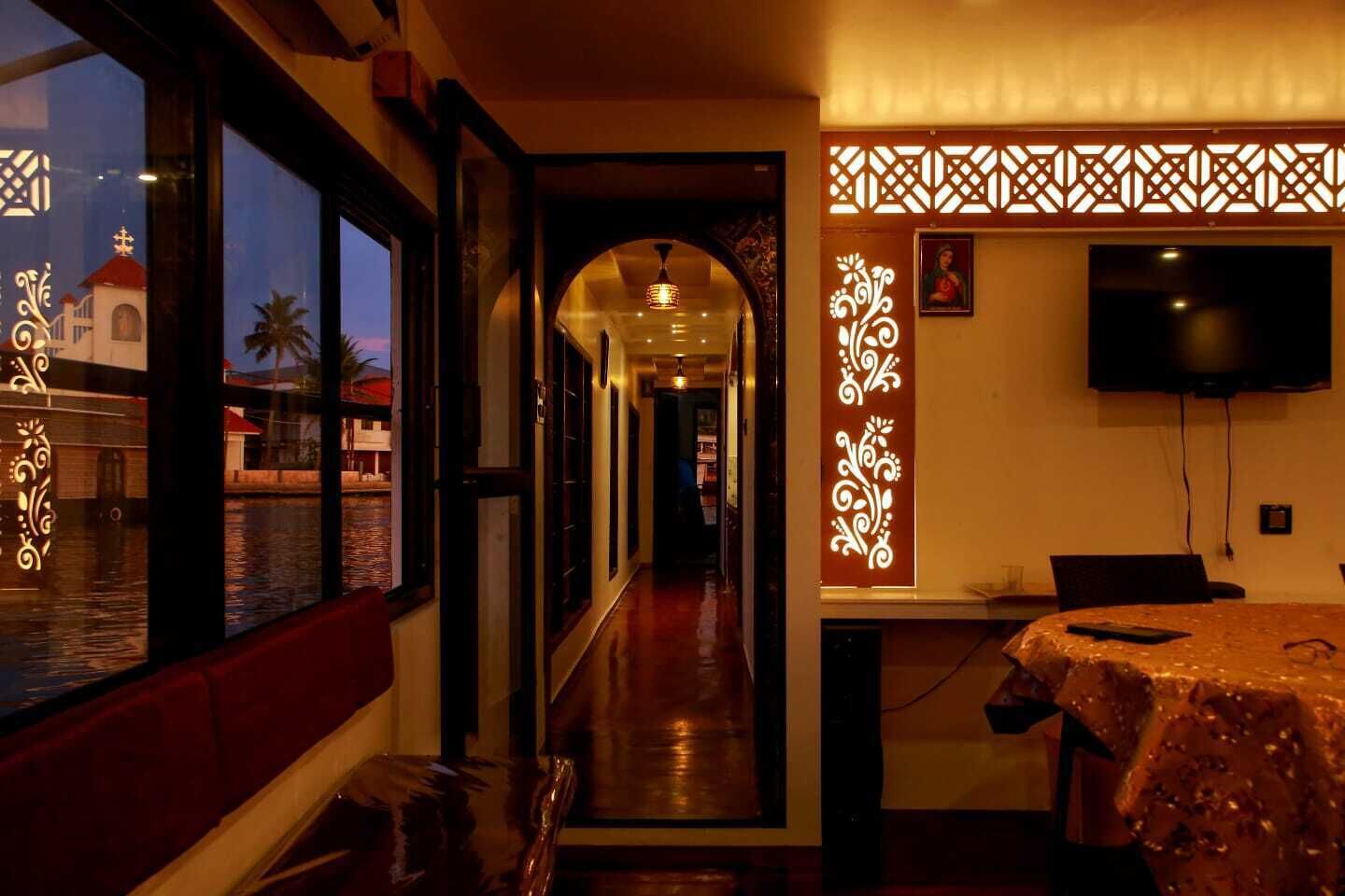 Deluxe Suite, 2 Bedrooms | Living area | Flat-screen TV