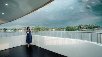Suite, 5 chambres | Vue depuis le balcon