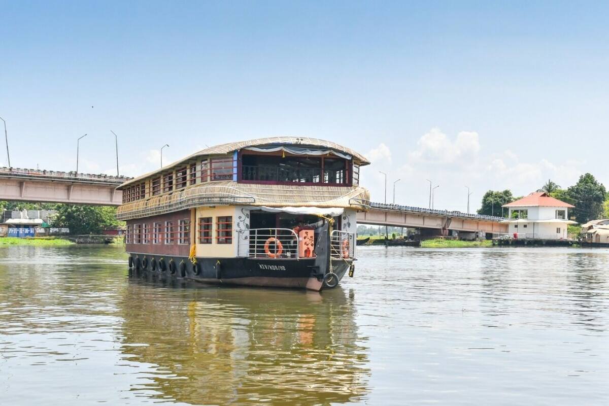 Familiesuite | Skrivebord for bærbar PC og strykejern/-brett