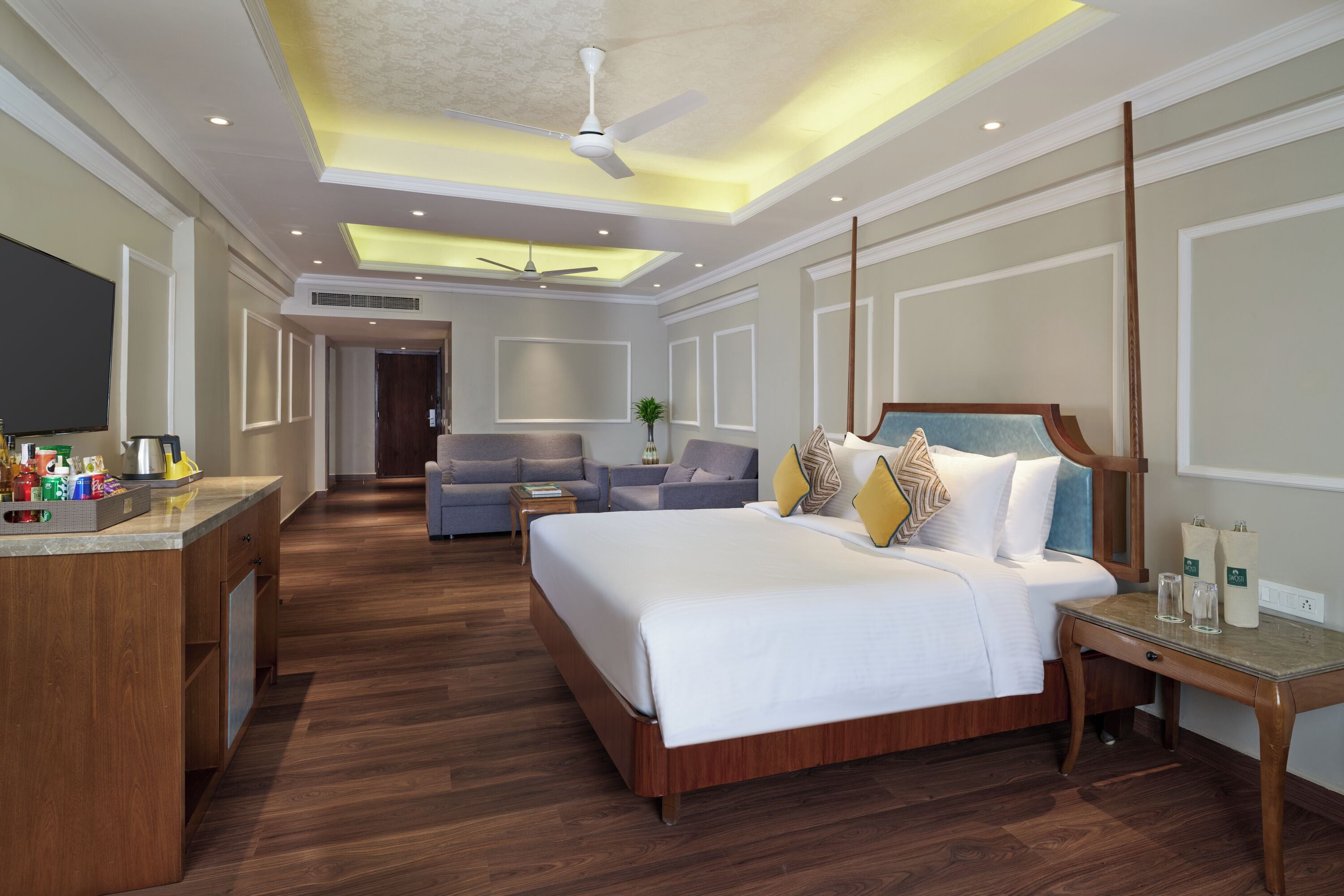 行政套房 | 迷你吧、客房内保险箱、办公桌、笔记本电脑工作区