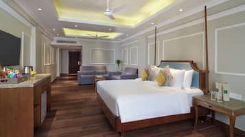 行政套房 | 迷你吧、客房内保险箱、办公桌、笔记本电脑工作区