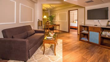 Family Room | Living area | Flat-screen TV