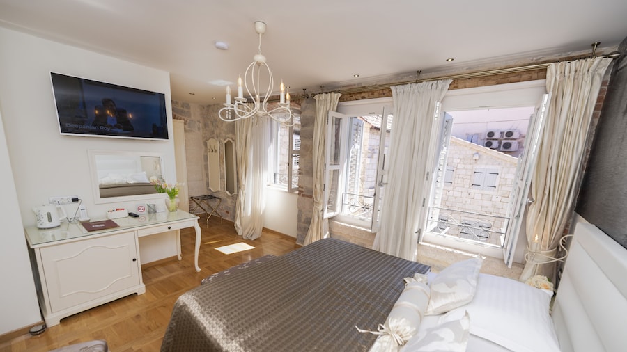 Gothic Palace Heritage