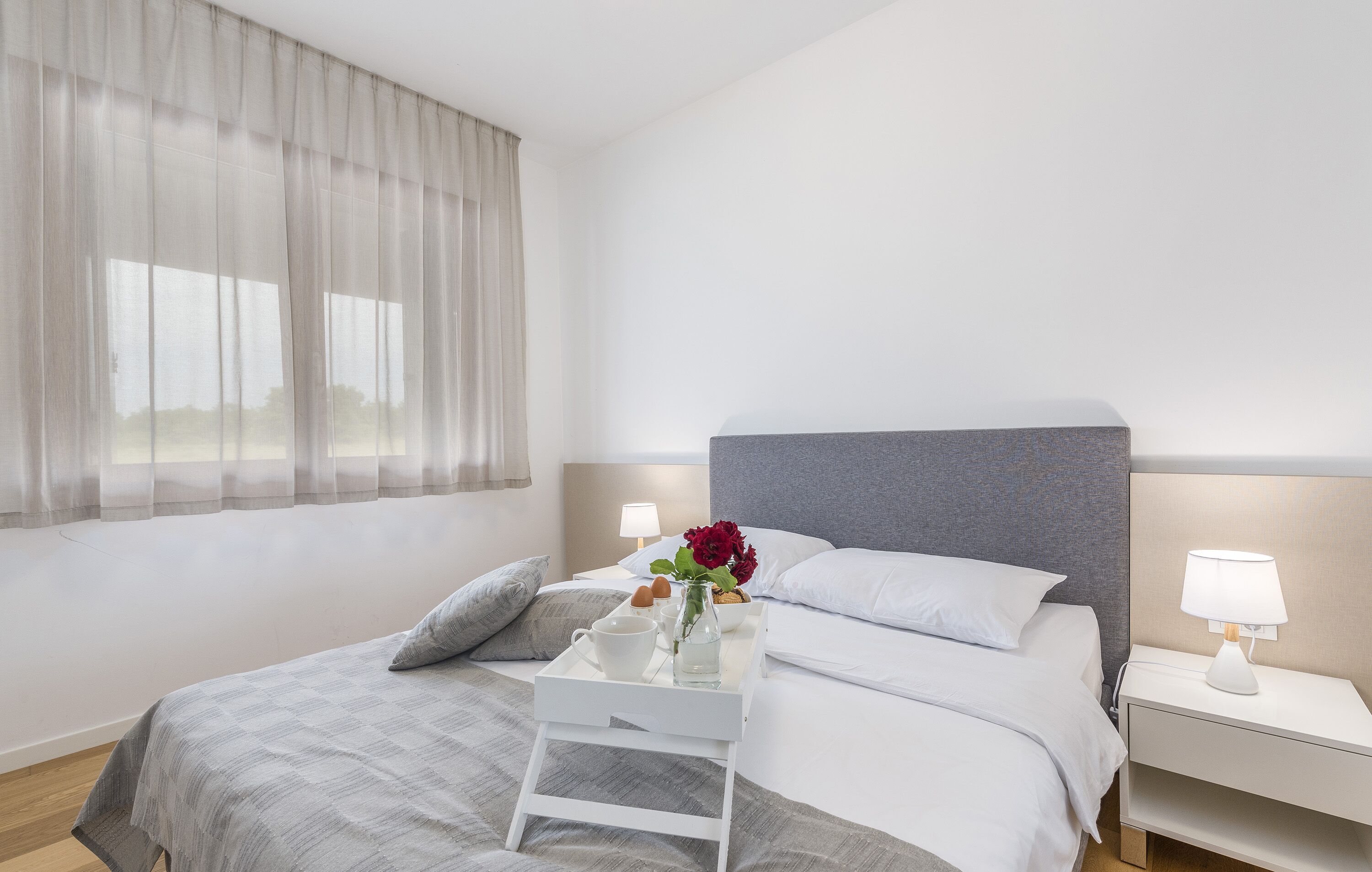 尊荣公寓, 花园景观 (Patio) | 客房内保险箱、遮光窗帘、隔音、熨斗/熨板