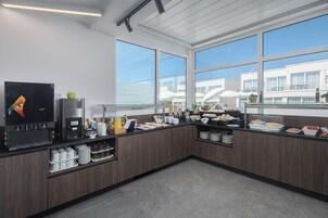 Desayuno buffet (con cargo) los días de semana
