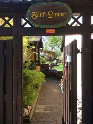 Entrée de l’hébergement