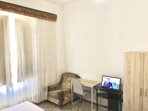 Classic Triple Room, 1 Bedroom, City View | Kemudahan bilik
