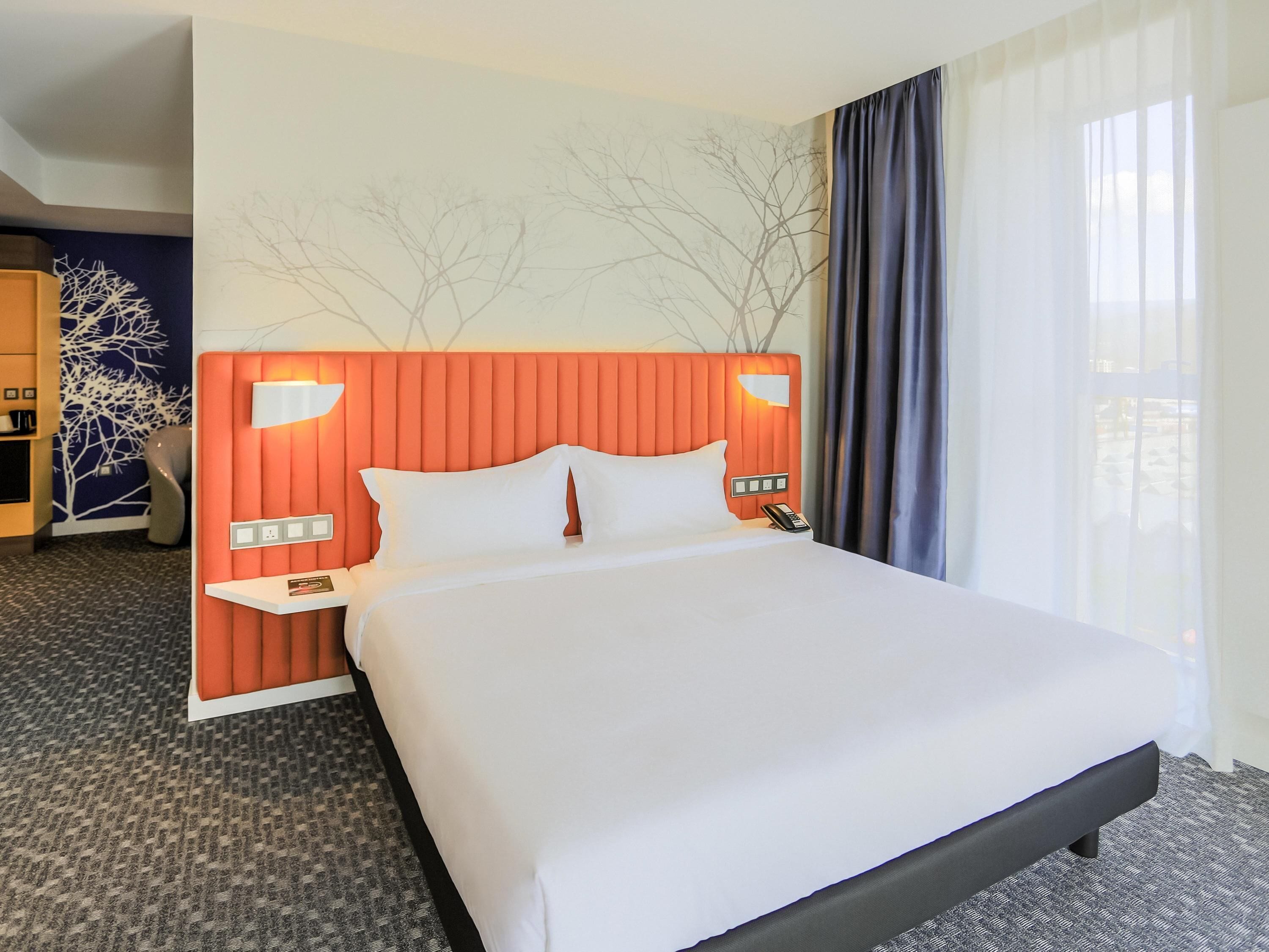 suite, 1 double bed | 1 bedroom, premium bedding, memory-foam beds, in-room safe