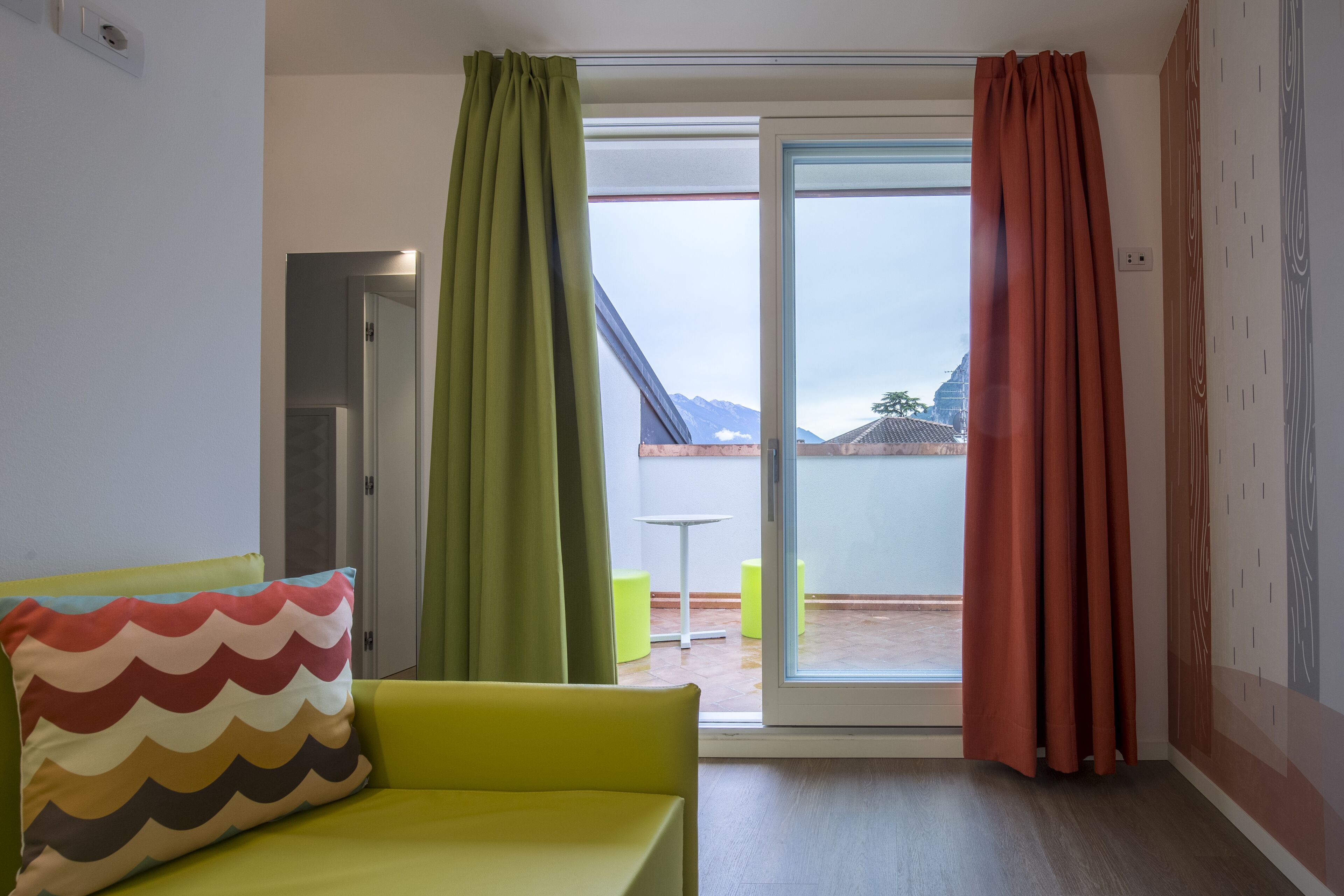 Superior-Zimmer | Hochwertige Bettwaren, Zimmersafe, individuell eingerichtet