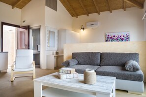 Standard Villa, 1 Bedroom | Living room