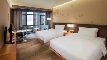 Deluxe Twin Room, Non Smoking | Premium bedding, minibar, in-room safe, blackout drapes