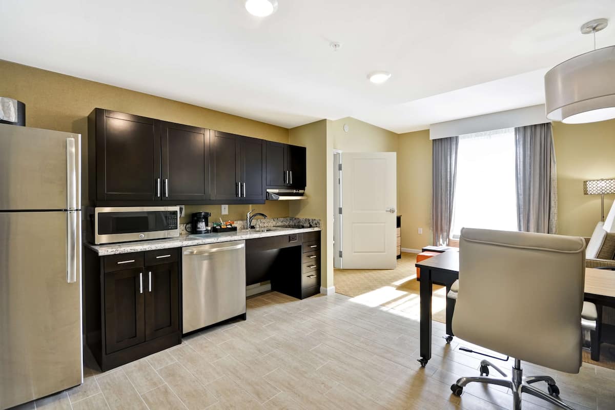 in-room safe, free wifi, bed sheets