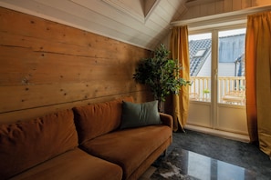Maison Familiale, 3 chambres, 2 salles de bains, en angle