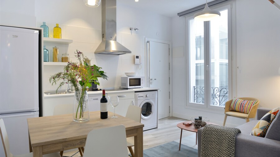 NQN Aparts & Suites Madrid