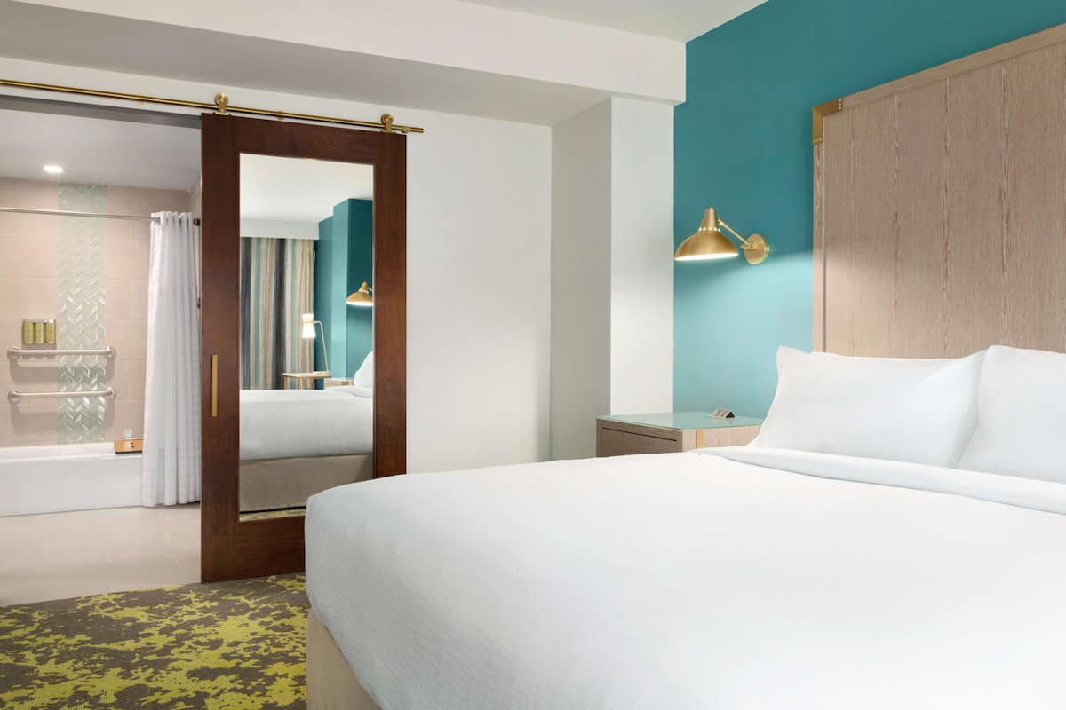 1 bedroom, in-room safe, desk, laptop workspace