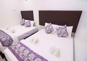 Habitación familiar | Escritorio, tabla de planchar con plancha y wifi gratis 