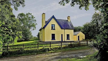 Cottage, Private Bathroom, Garden View | Exterior