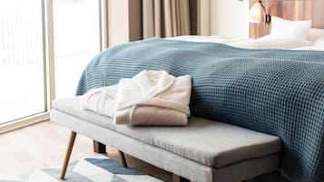 Hochwertige Bettwaren, Minibar, Zimmersafe, Schreibtisch