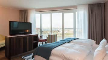Premium bedding, minibar, in-room safe, desk