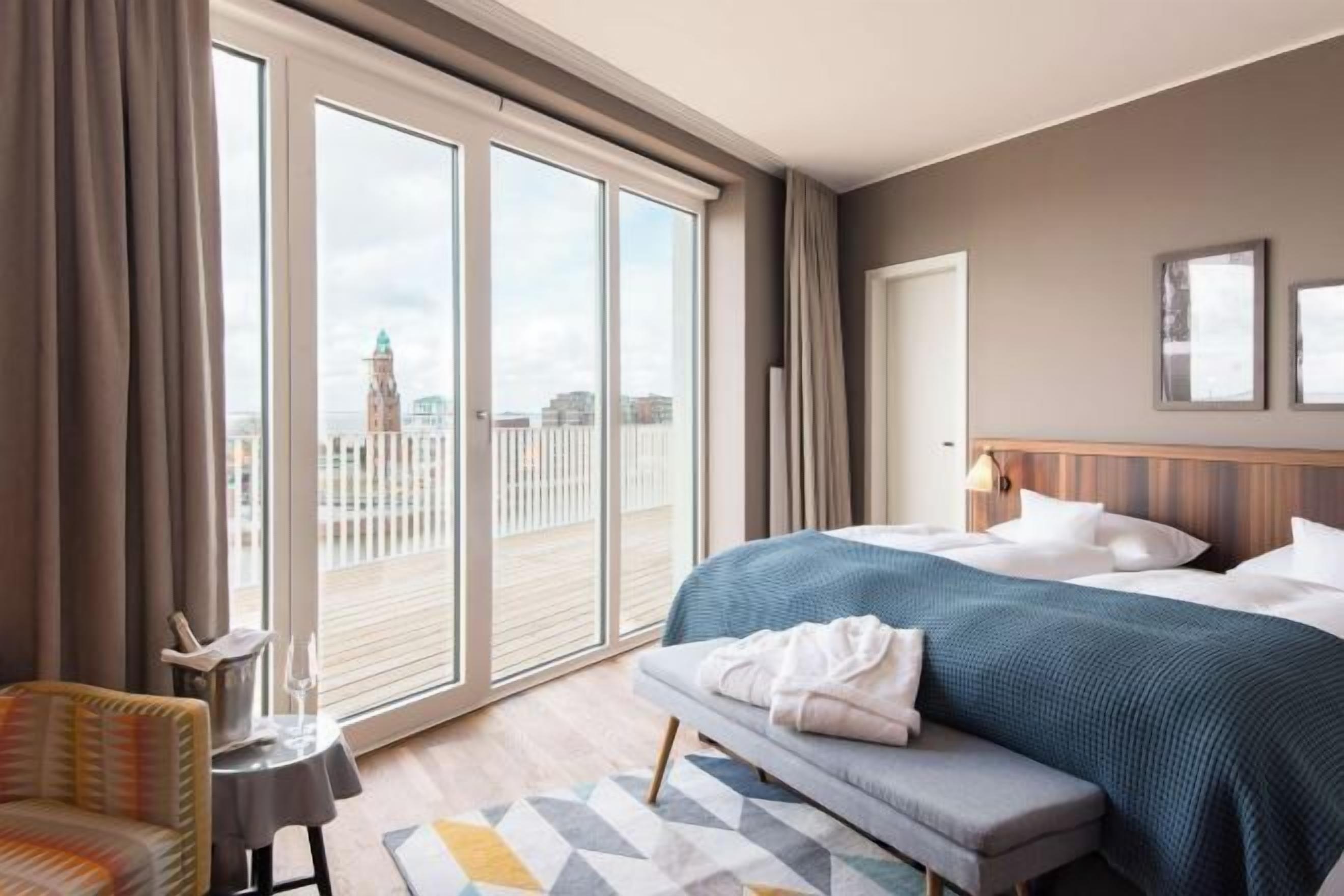 Ropa de cama de alta calidad y minibar 