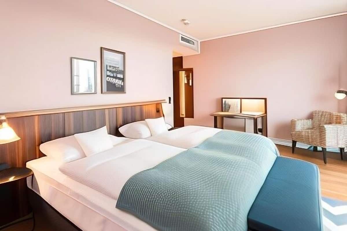 1 bedroom, premium bedding, minibar, in-room safe