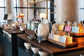 Tägliches Frühstücksbuffet gegen Gebühr