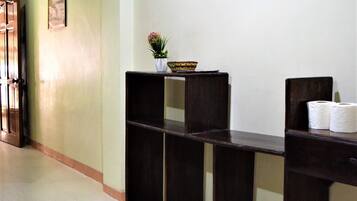 Hypo-allergenic bedding, in-room safe