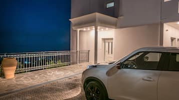 Pintu masuk properti