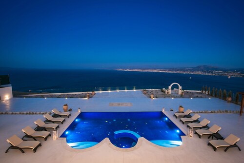 Villa Santorini, Wine Dark Sea Villas
