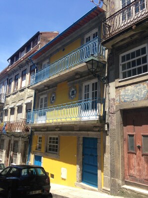 Front of property - Casa Sao Miguel 6 (Porto)