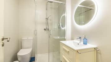 Casa urbano, 3 quartos | Banheiro | Toalhas de banho