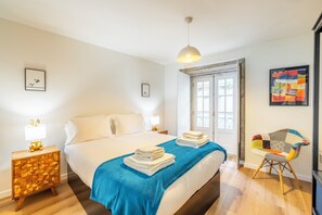 City House, 3 Bedrooms | Premium bedding, memory foam beds, free WiFi, bed sheets - Casa Sao Miguel 6 (Porto)