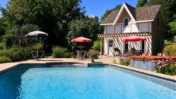 Außenpool, Liegestühle