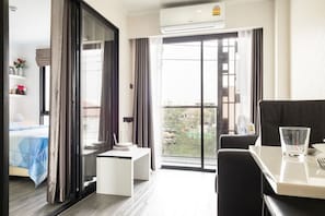 1 Bedroom City View | Wohnzimmer