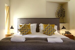 Huoneisto, 2 makuuhuonetta, jokinäköala | 1 makuuhuone, ylelliset vuodevaatteet, tallelokero huoneessa