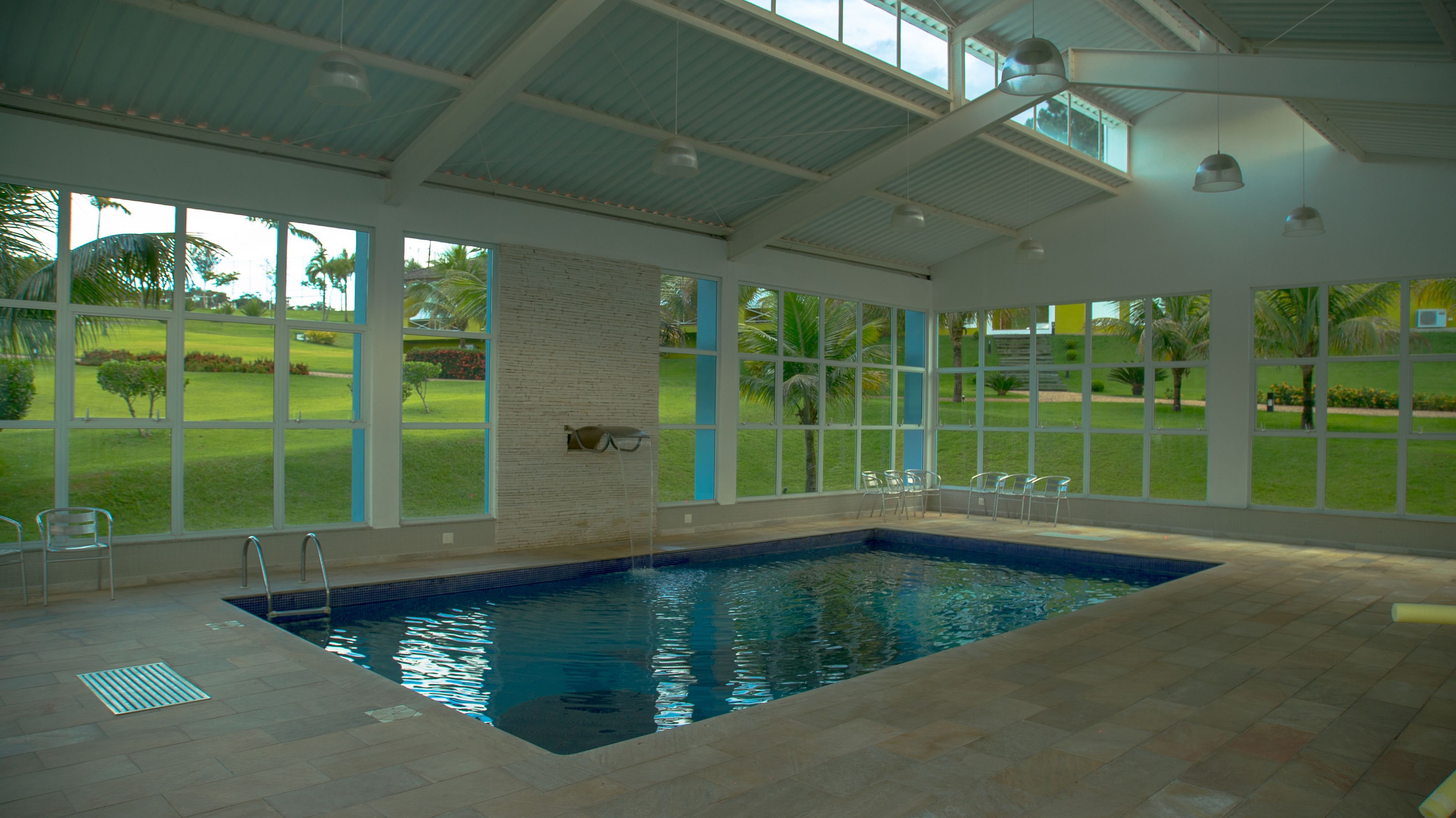 Piscina interna, piscina externa