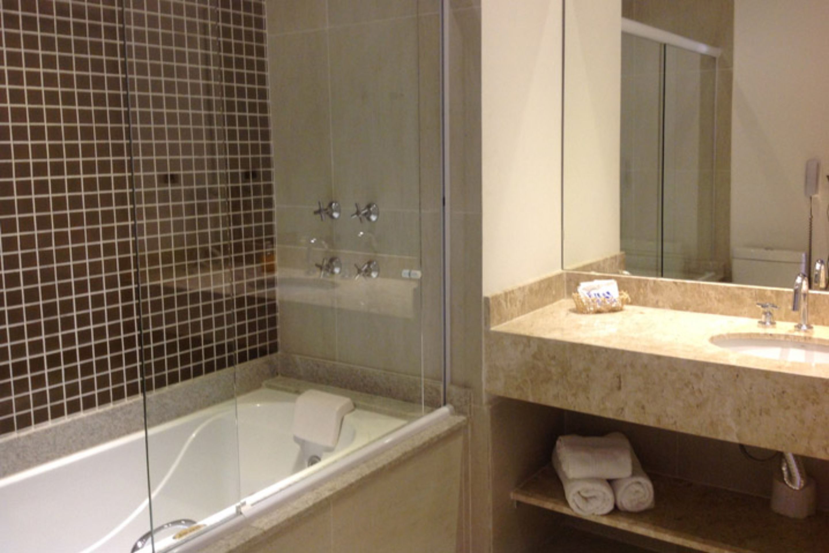 suite (suite luxo nagoya ii) | bathroom | free toiletries, hair dryer, towels, soap
