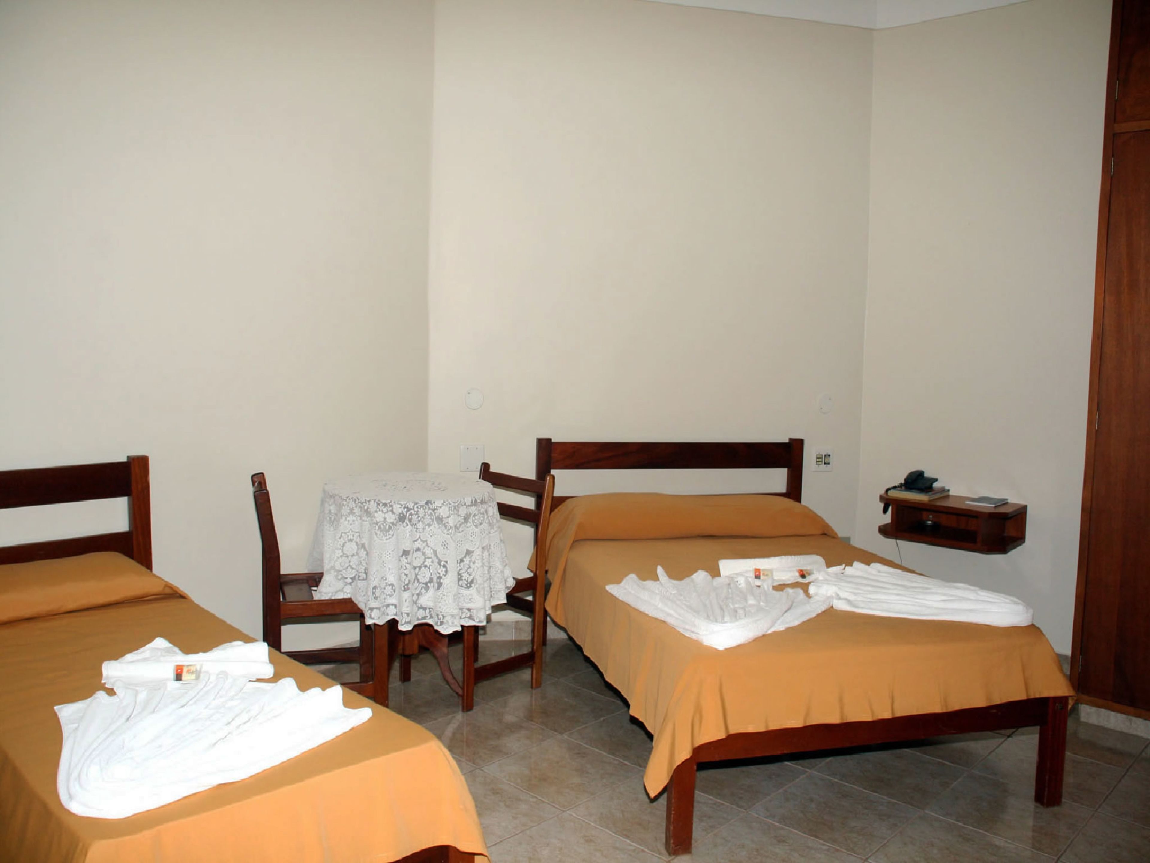 Suíte | Escrivaninha, Wi-Fi de cortesia, roupa de cama