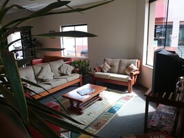 Área de estar no saguão