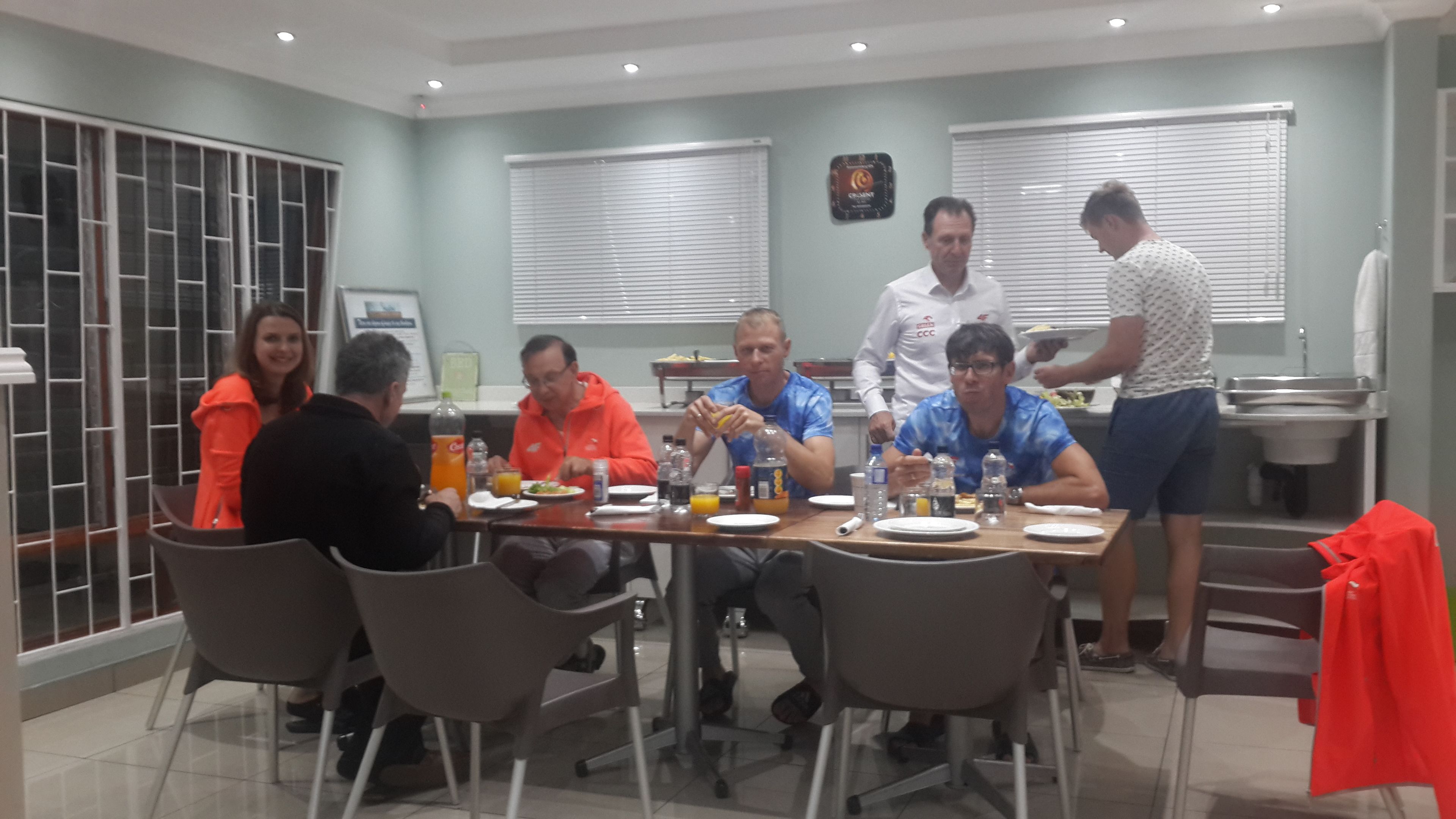 Desayuno (con cargo)