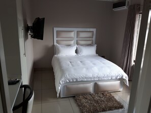 Quarto casal clássico, 1 quarto | Wi-Fi de cortesia