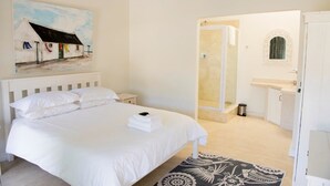 3 bedrooms, premium bedding, iron/ironing board, WiFi (free) - Osler Place Stilbaai (Still Bay)