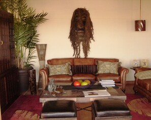 舒适独立别墅, 2 间卧室 (Babson House Villa) | 客厅 | 平板电视