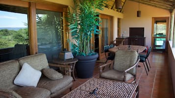 Comfort House, 2 Bedrooms (Babson House Villa) | Terrace/patio
